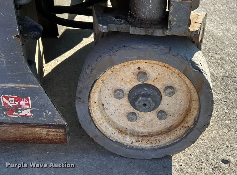 image for item ET6943 2008 SkyJack SJIII 3219 scissor lift