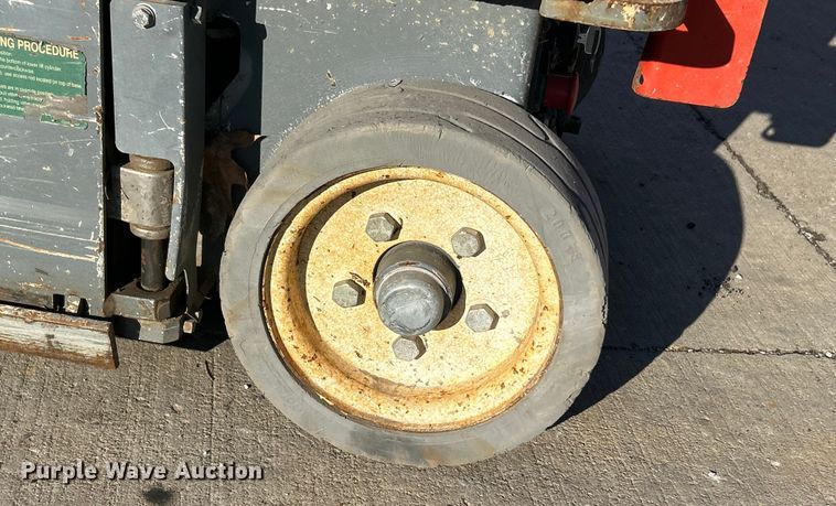 image for item ET6943 2008 SkyJack SJIII 3219 scissor lift