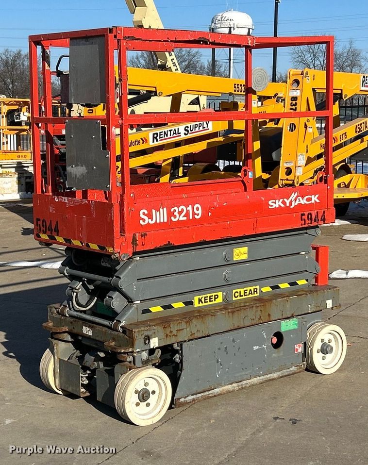 image for item ET6944 2008 Skyjack SJIII 3219 scissor lift