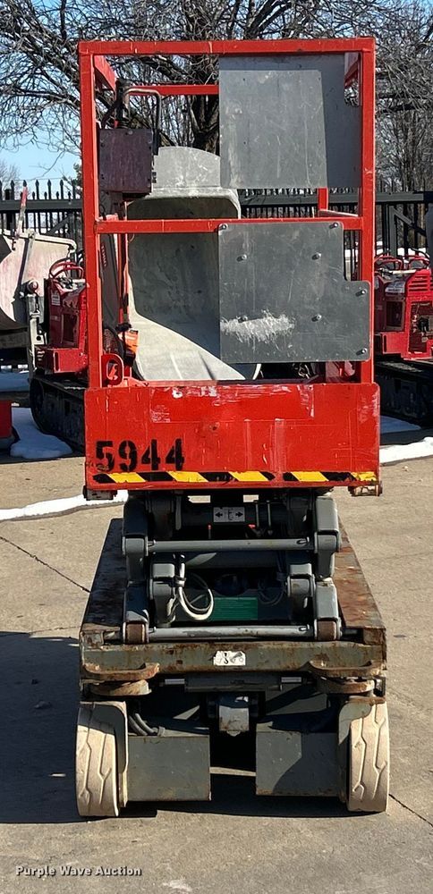 image for item ET6944 2008 Skyjack SJIII 3219 scissor lift