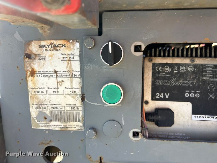 image for item ET6944 2008 Skyjack SJIII 3219 scissor lift