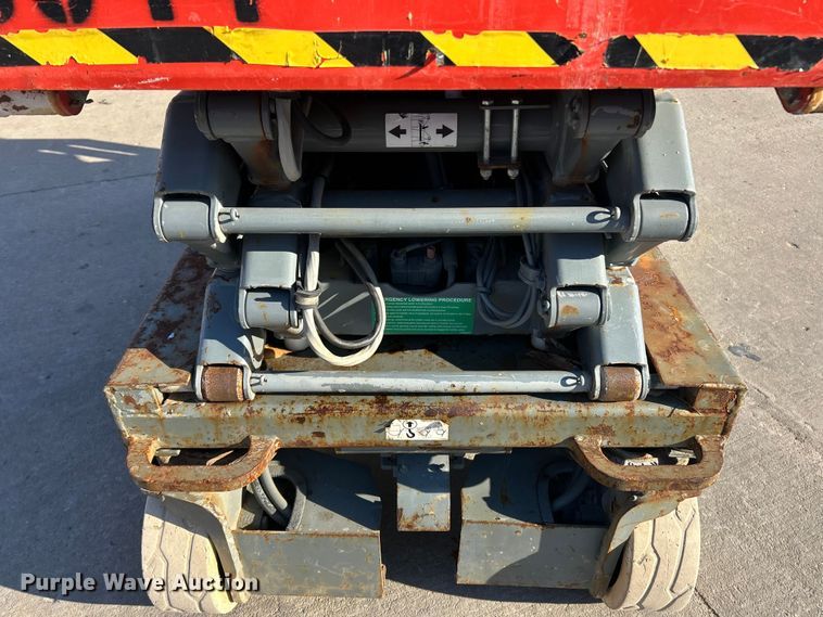 image for item ET6944 2008 Skyjack SJIII 3219 scissor lift
