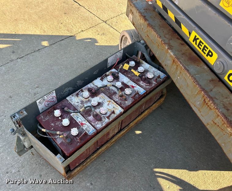 image for item ET6944 2008 Skyjack SJIII 3219 scissor lift