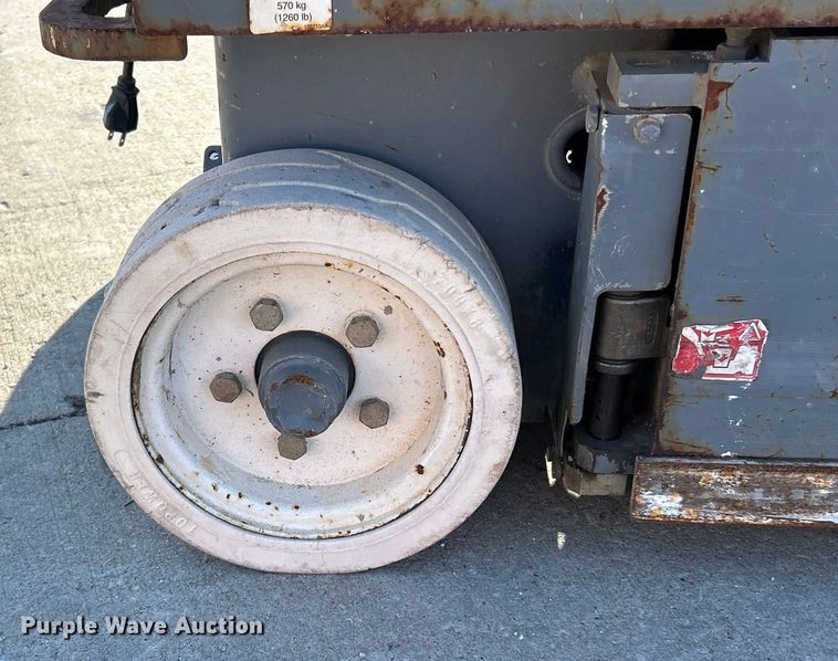 image for item ET6944 2008 Skyjack SJIII 3219 scissor lift