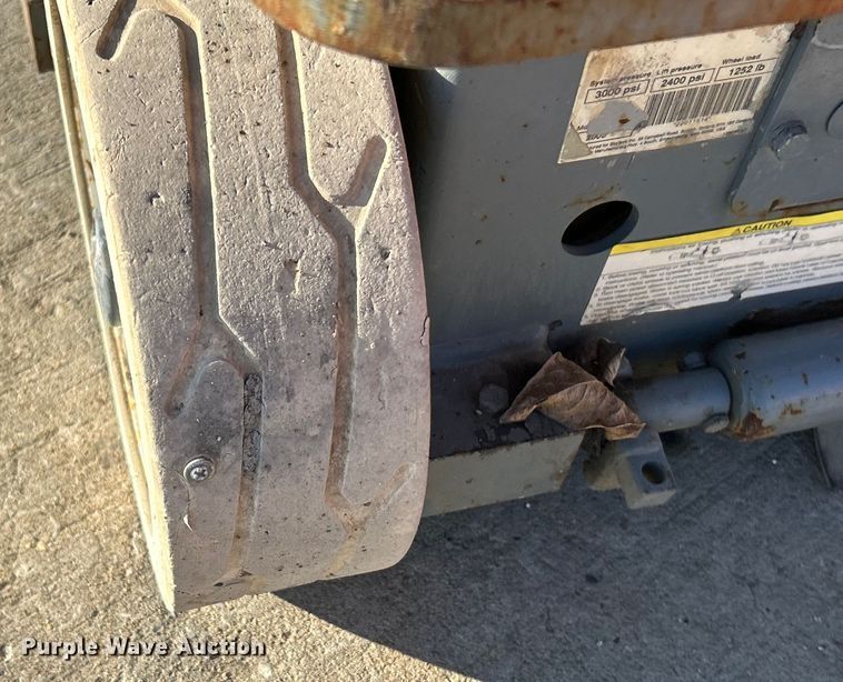 image for item ET6944 2008 Skyjack SJIII 3219 scissor lift