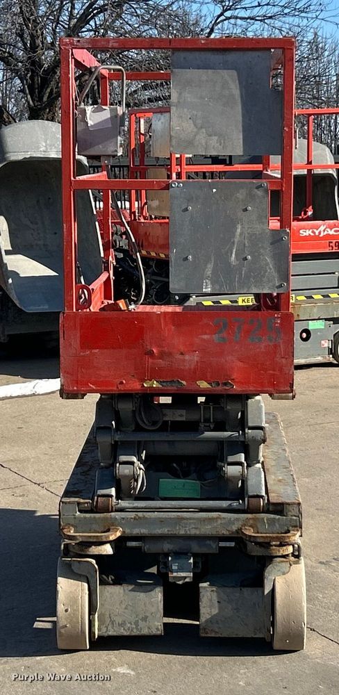 image for item ET6945 2006 Skyjack SJIII 3219 scissor lift