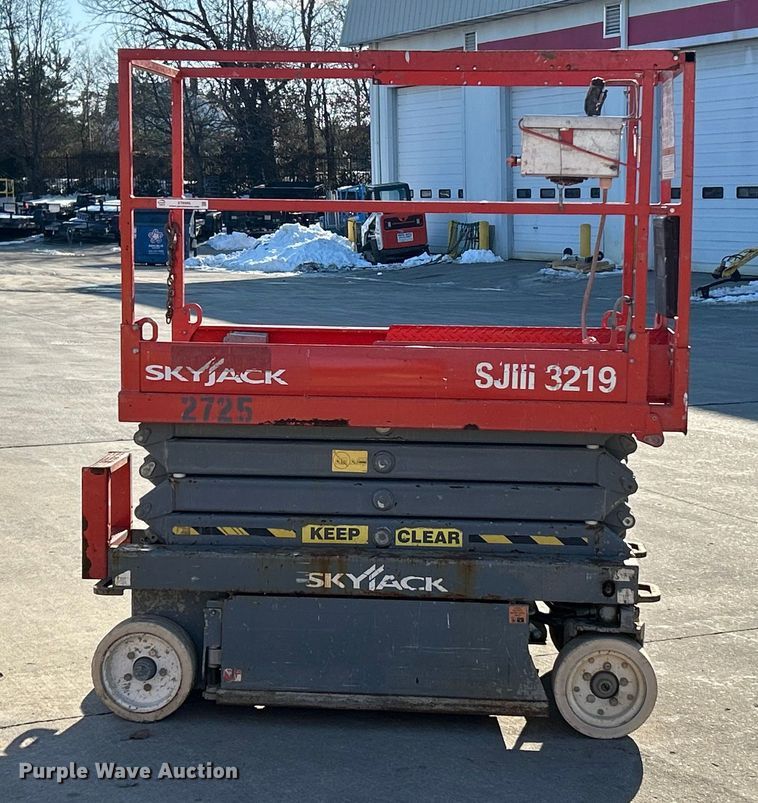 image for item ET6945 2006 Skyjack SJIII 3219 scissor lift