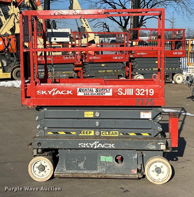 image for item ET6945 2006 Skyjack SJIII 3219 scissor lift