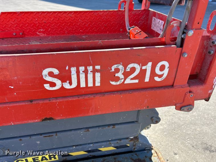 image for item ET6945 2006 Skyjack SJIII 3219 scissor lift