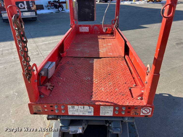 image for item ET6945 2006 Skyjack SJIII 3219 scissor lift