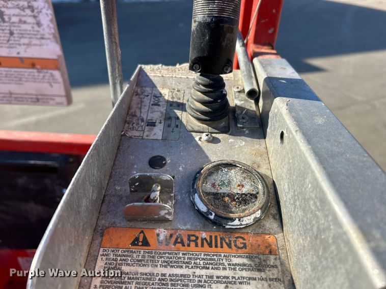 image for item ET6945 2006 Skyjack SJIII 3219 scissor lift