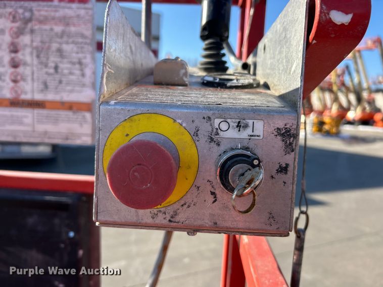 image for item ET6945 2006 Skyjack SJIII 3219 scissor lift