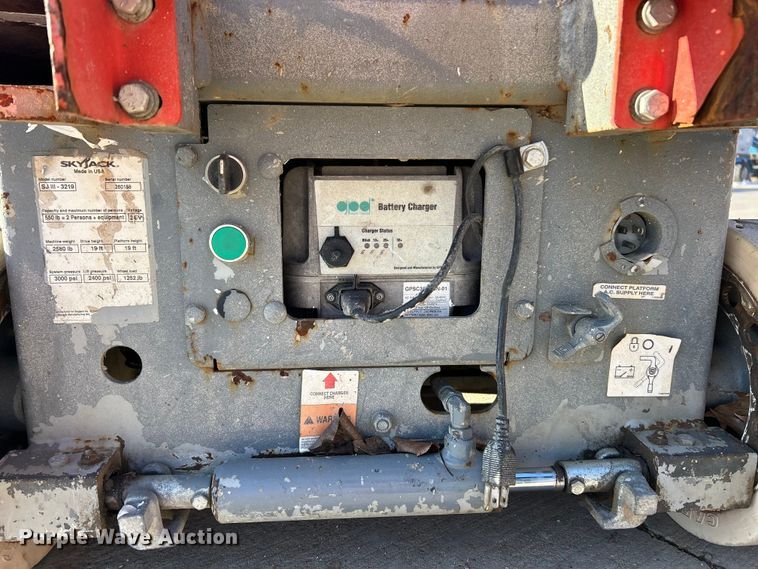 image for item ET6945 2006 Skyjack SJIII 3219 scissor lift