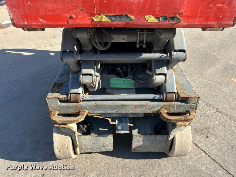 image for item ET6945 2006 Skyjack SJIII 3219 scissor lift