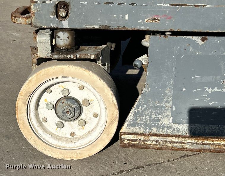image for item ET6945 2006 Skyjack SJIII 3219 scissor lift