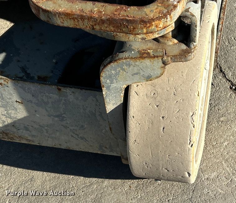 image for item ET6945 2006 Skyjack SJIII 3219 scissor lift