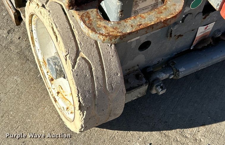 image for item ET6945 2006 Skyjack SJIII 3219 scissor lift