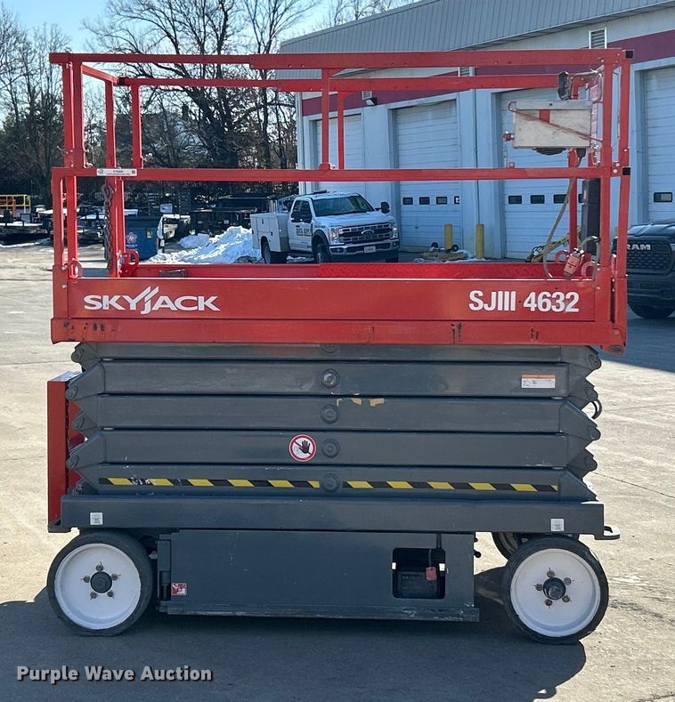 image for item ET6946 2007 Skyjack SJIII 4632 scissor lift
