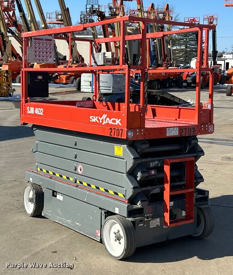 image for item ET6946 2007 Skyjack SJIII 4632 scissor lift