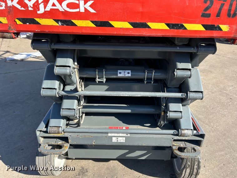 image for item ET6946 2007 Skyjack SJIII 4632 scissor lift