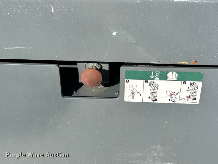 image for item ET6946 2007 Skyjack SJIII 4632 scissor lift