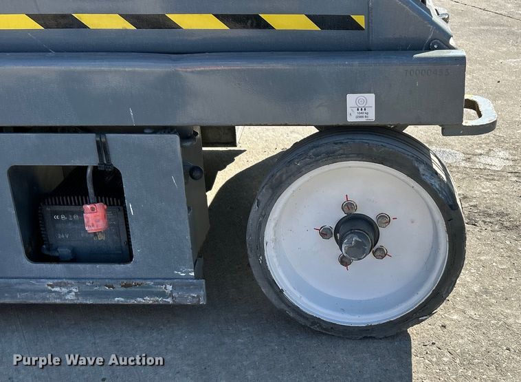 image for item ET6946 2007 Skyjack SJIII 4632 scissor lift