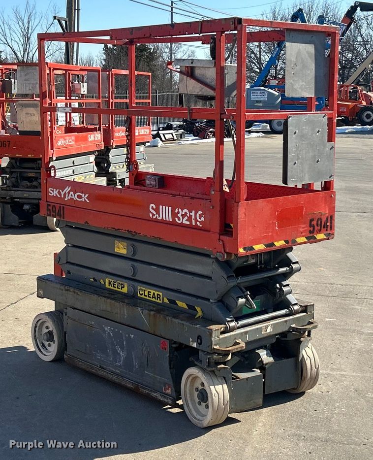 image for item ET6947 2008 Skyjack SJIII 3219 scissor lift