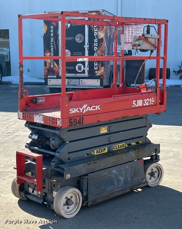 image for item ET6947 2008 Skyjack SJIII 3219 scissor lift