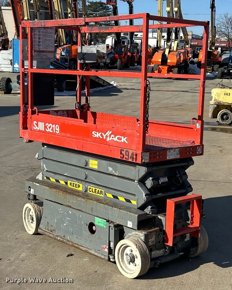 image for item ET6947 2008 Skyjack SJIII 3219 scissor lift
