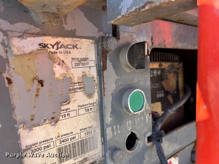 image for item ET6947 2008 Skyjack SJIII 3219 scissor lift