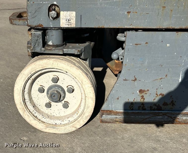image for item ET6947 2008 Skyjack SJIII 3219 scissor lift