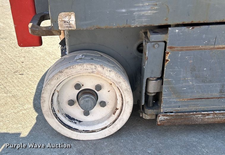 image for item ET6947 2008 Skyjack SJIII 3219 scissor lift