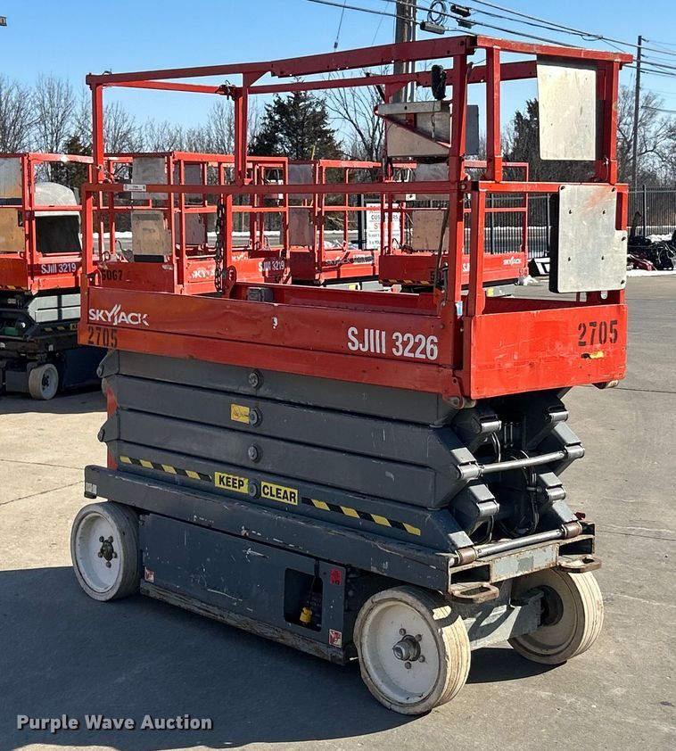 image for item ET6948 2008 Skyjack SJIII 3226 scissor lift