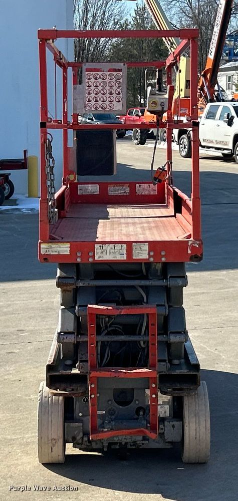 image for item ET6948 2008 Skyjack SJIII 3226 scissor lift