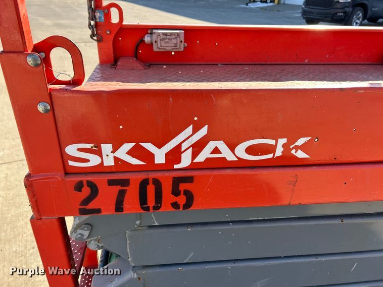 image for item ET6948 2008 Skyjack SJIII 3226 scissor lift