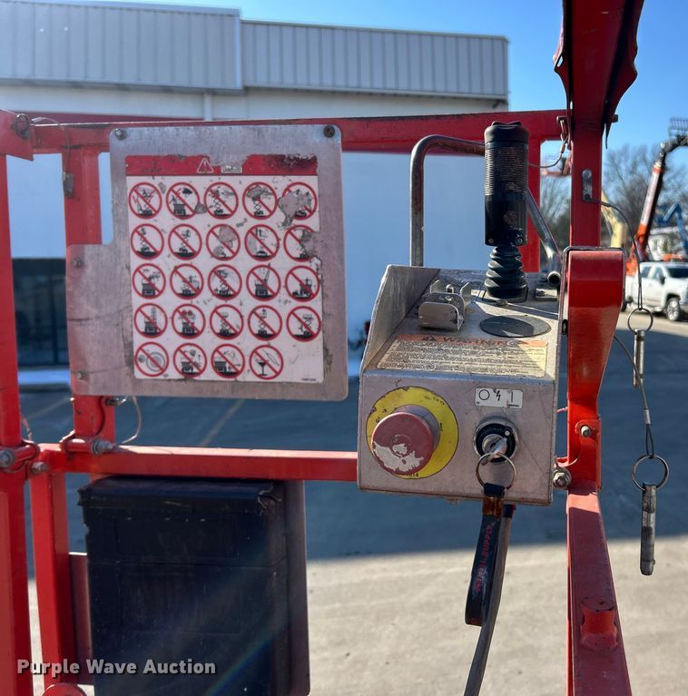 image for item ET6948 2008 Skyjack SJIII 3226 scissor lift