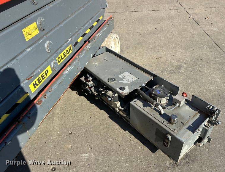 image for item ET6948 2008 Skyjack SJIII 3226 scissor lift