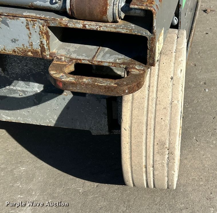 image for item ET6948 2008 Skyjack SJIII 3226 scissor lift