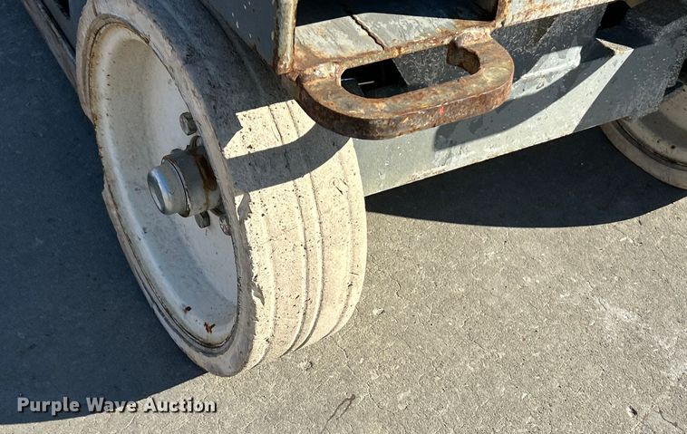 image for item ET6948 2008 Skyjack SJIII 3226 scissor lift