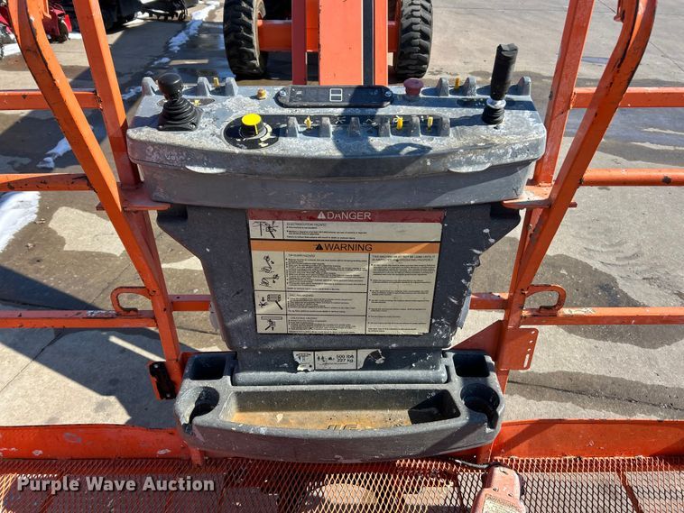 image for item ET6949 2006 JLG 660SJ boom lift