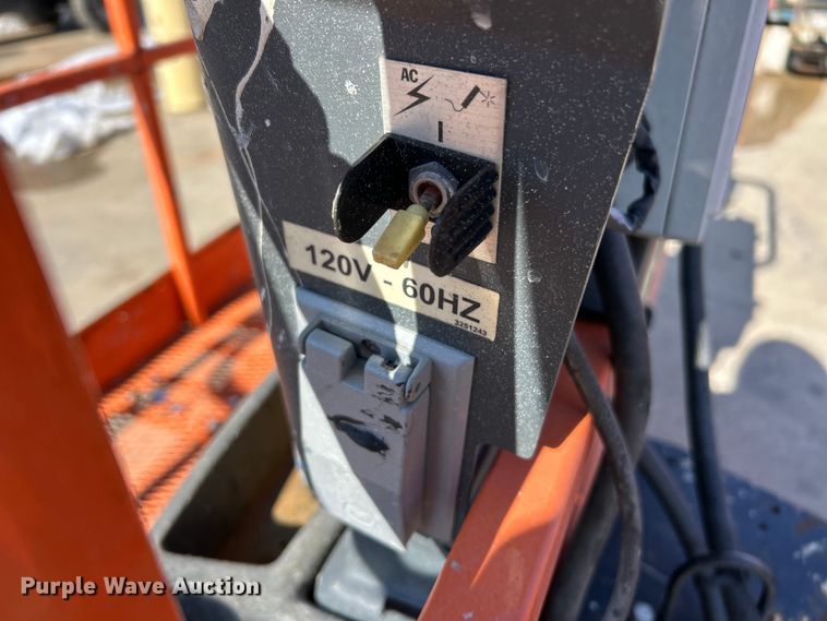 image for item ET6949 2006 JLG 660SJ boom lift