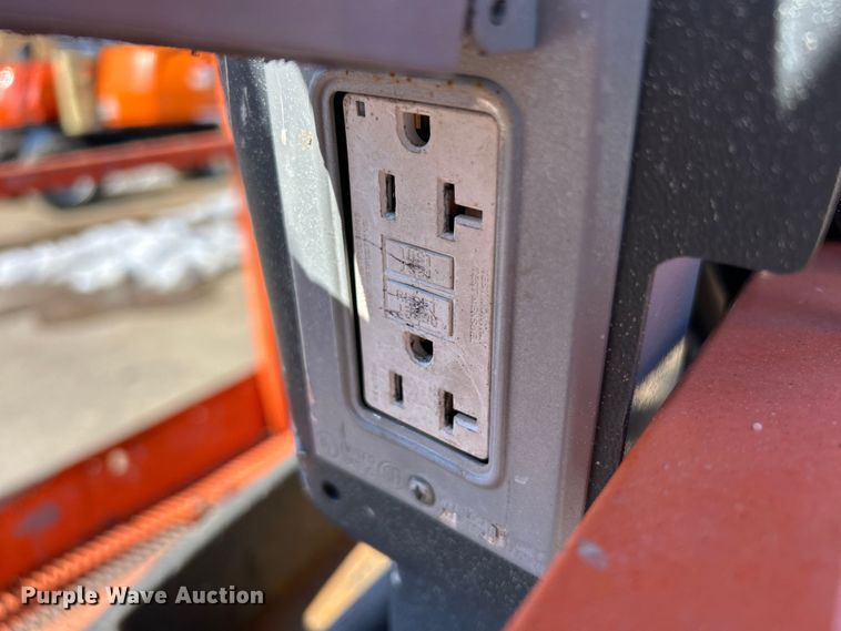 image for item ET6949 2006 JLG 660SJ boom lift