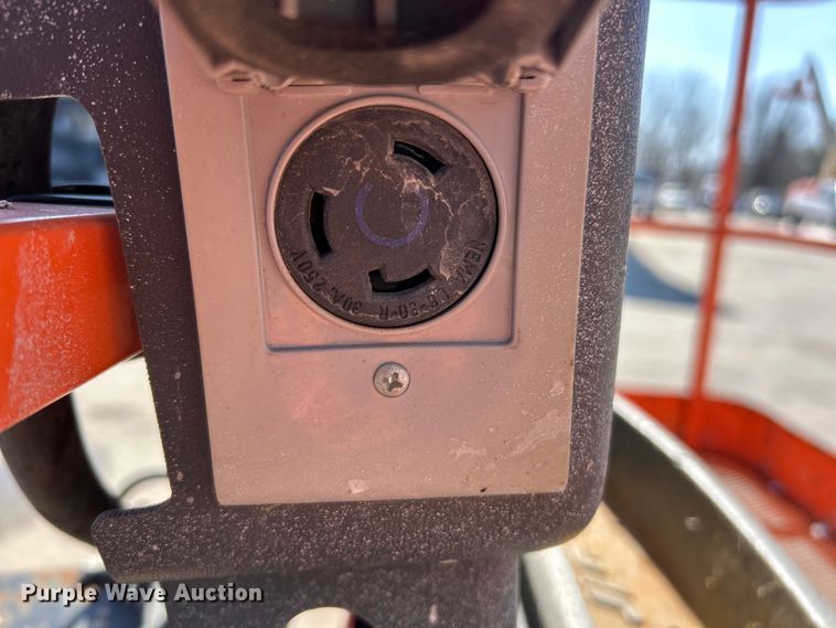 image for item ET6949 2006 JLG 660SJ boom lift