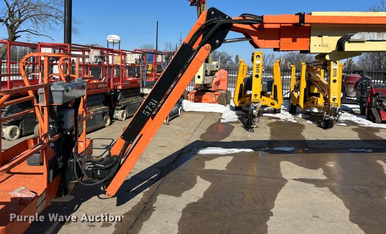 image for item ET6949 2006 JLG 660SJ boom lift
