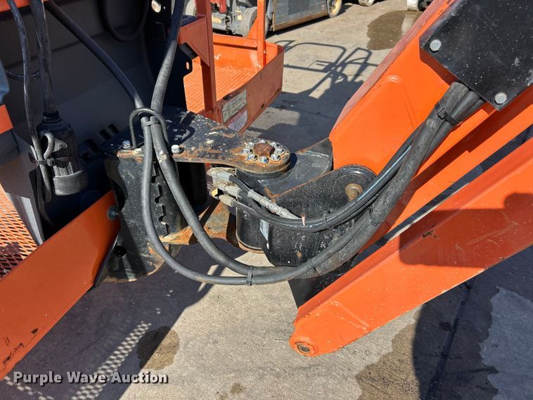 image for item ET6949 2006 JLG 660SJ boom lift