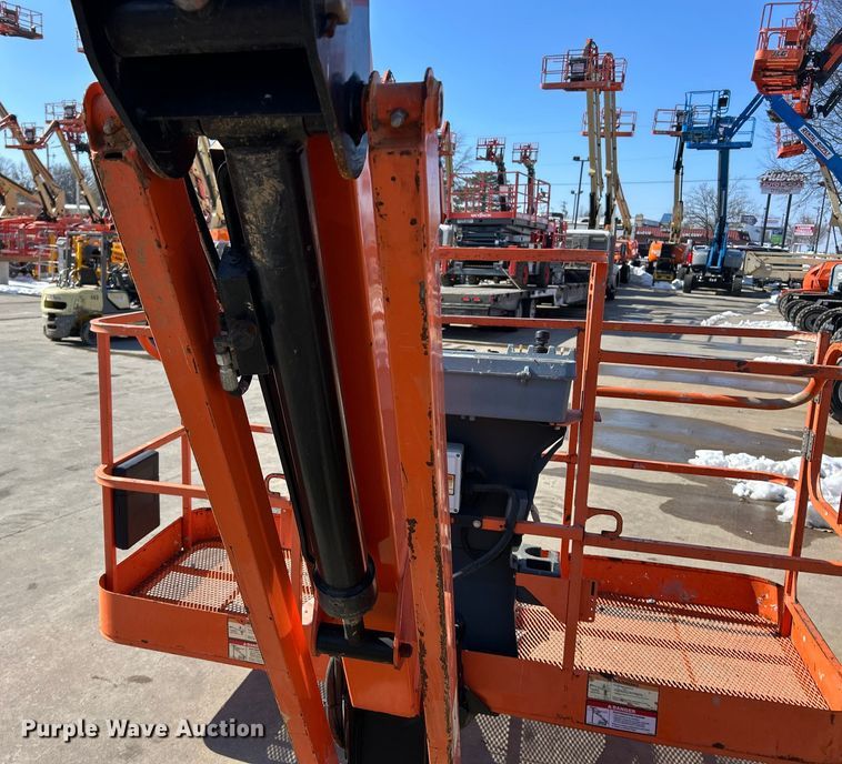 image for item ET6949 2006 JLG 660SJ boom lift