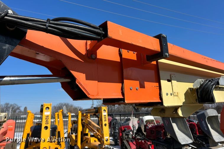 image for item ET6949 2006 JLG 660SJ boom lift