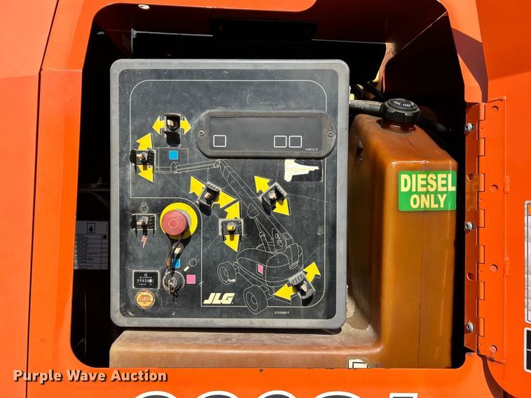 image for item ET6949 2006 JLG 660SJ boom lift