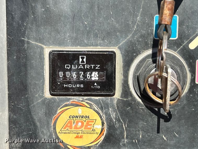 image for item ET6949 2006 JLG 660SJ boom lift