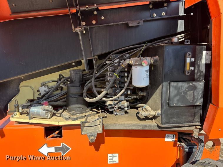 image for item ET6949 2006 JLG 660SJ boom lift
